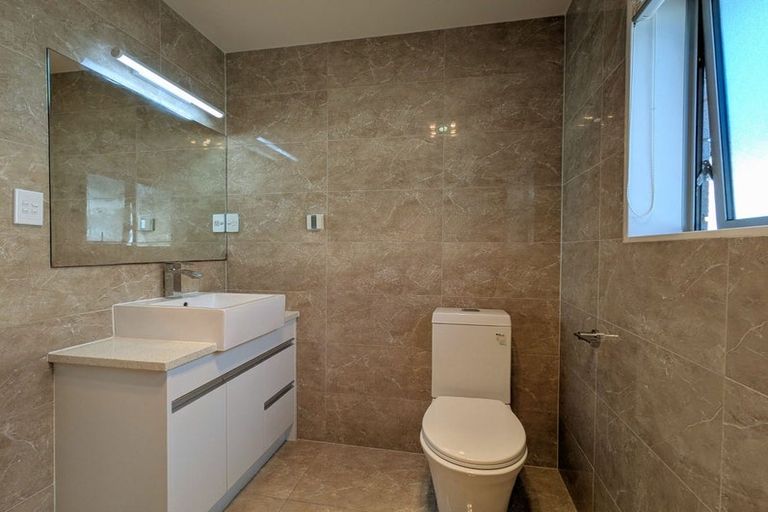 Photo of property in 16 Kira Road, Flat Bush, Auckland, 2016