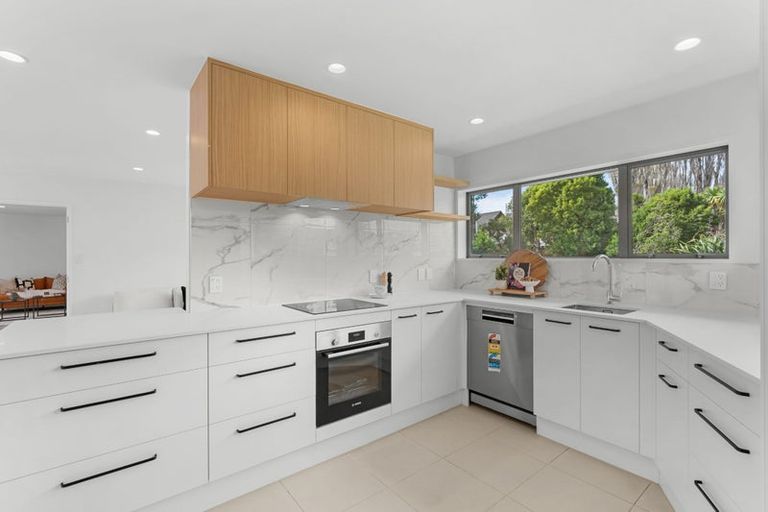 Photo of property in 15 Parkham Drive, Burnside, Christchurch, 8053