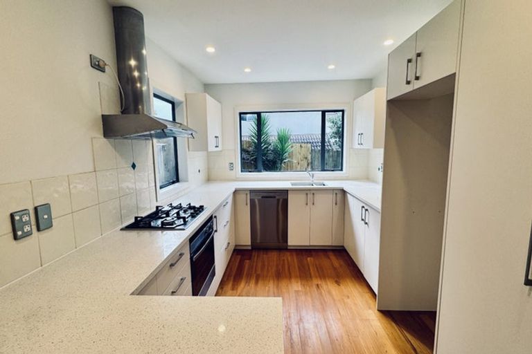 Photo of property in 35 John Court Street, Birkenhead, Auckland, 0626