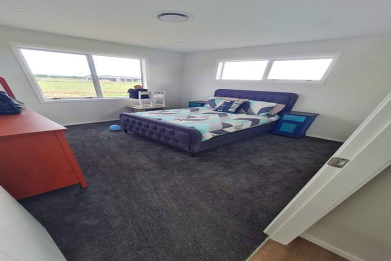 Photo of property in 33 Oriwa Lane, Levin, 5571