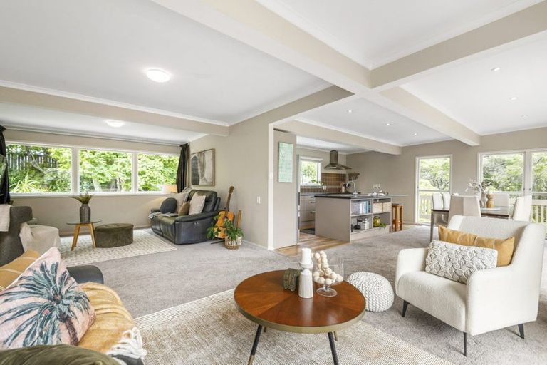 Photo of property in 8 Tranquil Glade, Hillcrest, Auckland, 0627
