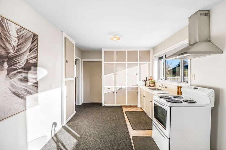 Photo of property in 19 Glenora Place, Hornby, Christchurch, 8042