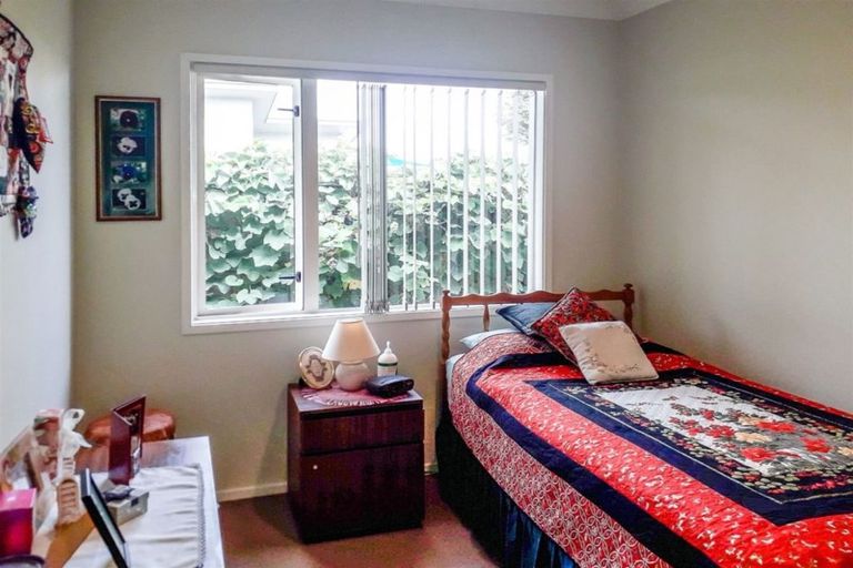 Photo of property in 18 Blythfield Place, Taradale, Napier, 4112