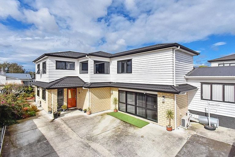 Photo of property in 7 Clendon Place, Manurewa, Auckland, 2102