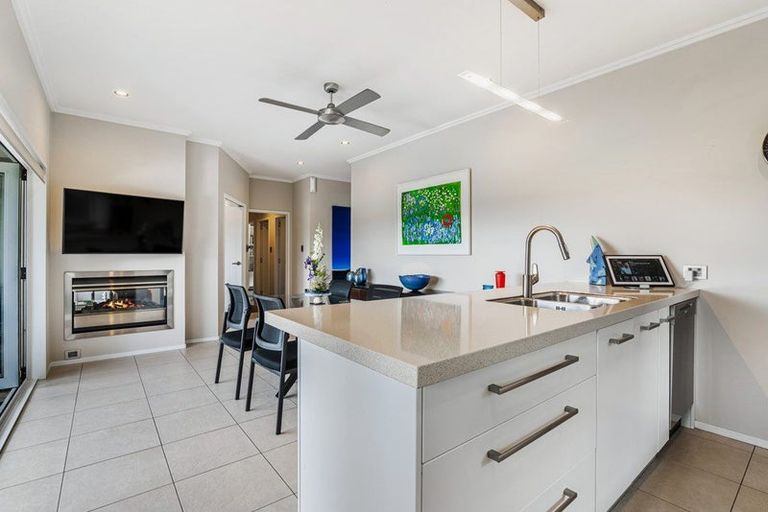Photo of property in 2 Bella Vista Drive, Gulf Harbour, Whangaparaoa, 0930
