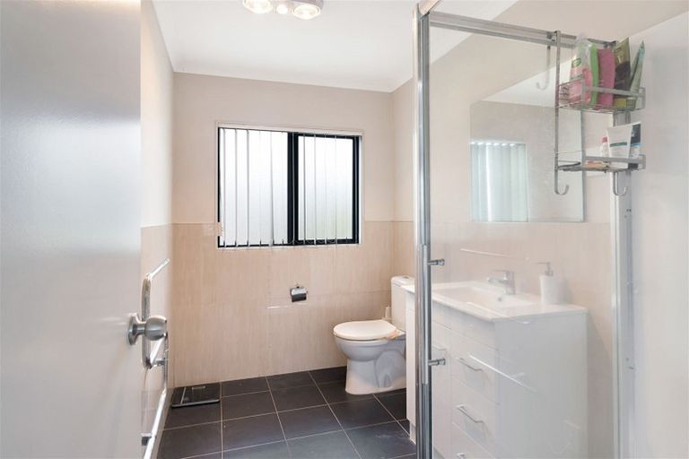 Photo of property in 24 Gordon Stanley Drive, Massey, Auckland, 0614