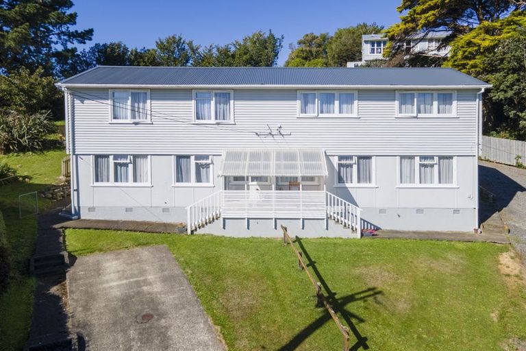 Photo of property in 8a-8b Devon Place, Cannons Creek, Porirua, 5024