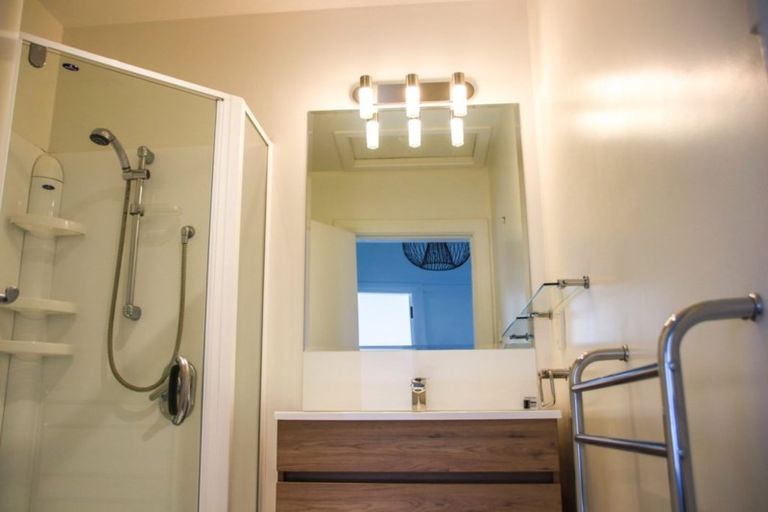 Photo of property in 116 Nevay Road, Karaka Bays, Wellington, 6022