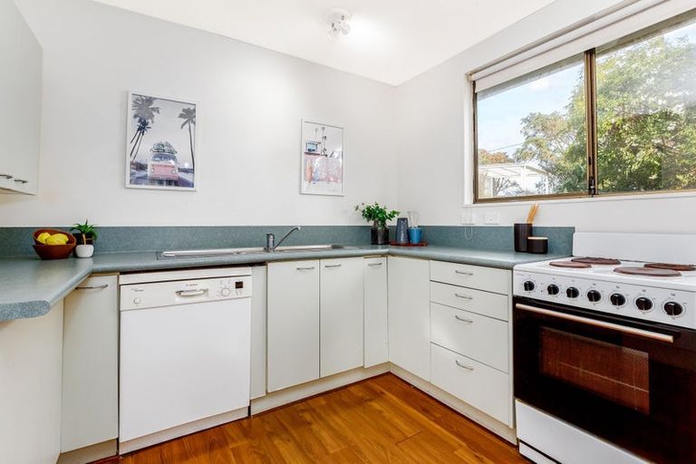 Photo of property in 15 Chew Place, Ranui, Porirua, 5024