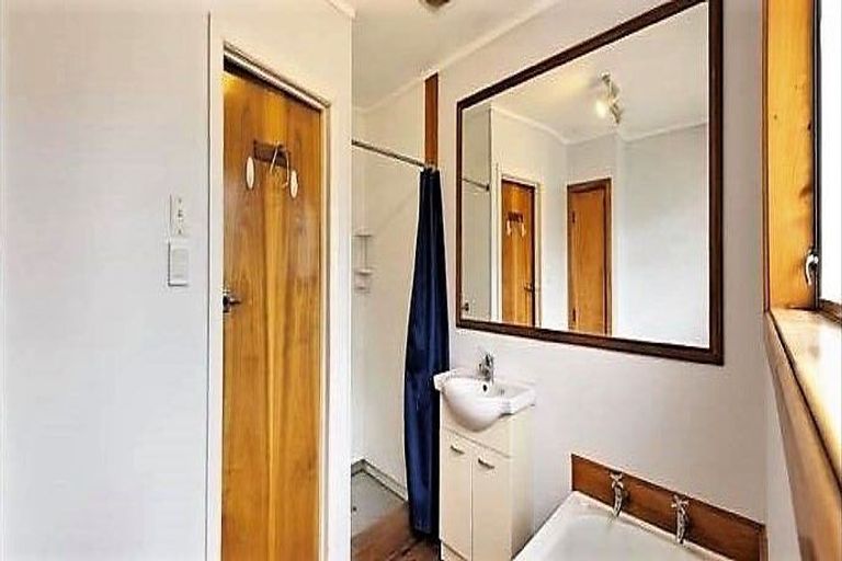 Photo of property in 47 Hartley Terrace, Massey, Auckland, 0614