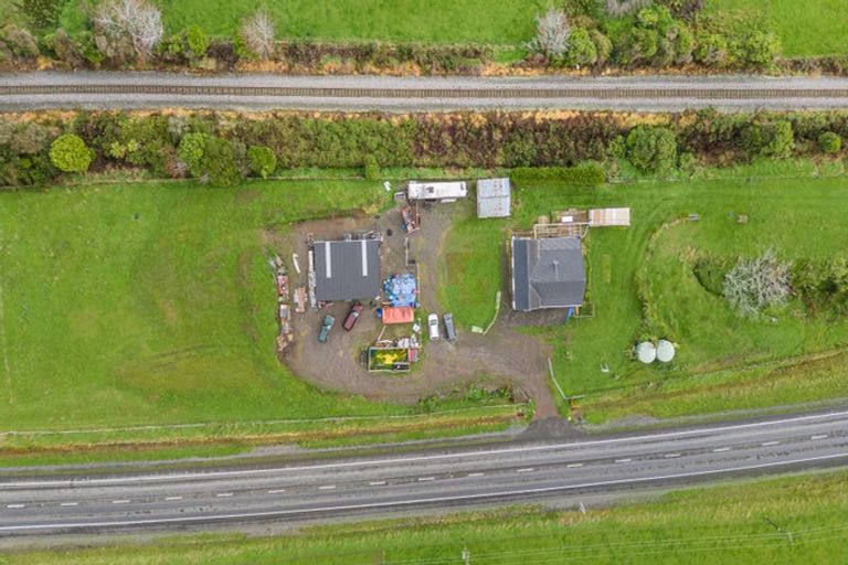 Photo of property in 2634 Mountain Road, Tariki, Stratford, 4394