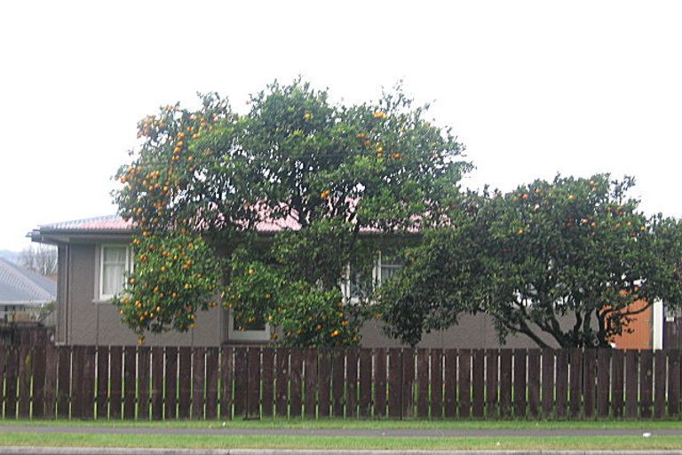 Photo of property in 2/9 Settlement Road, Papakura, 2110