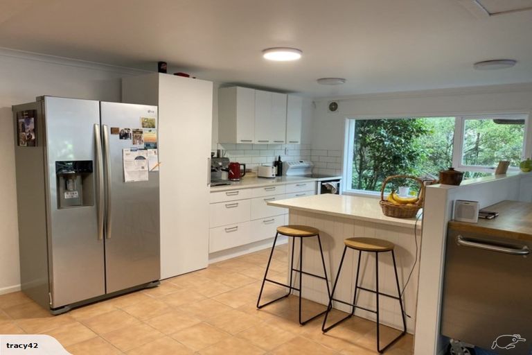 Photo of property in 53a Onedin Place, Titirangi, Auckland, 0604