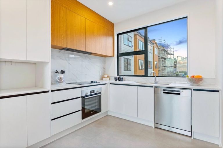 Photo of property in 5/28 Lavelle Road, Henderson, Auckland, 0612