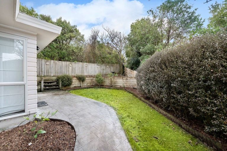 Photo of property in 20 Longmont Terrace, Churton Park, Wellington, 6037