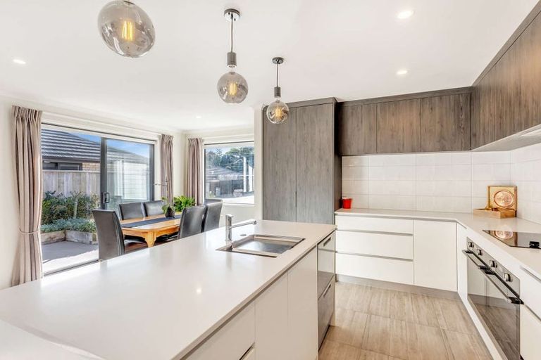 Photo of property in 12 Rehua Place, Waiwhakaiho, New Plymouth, 4312