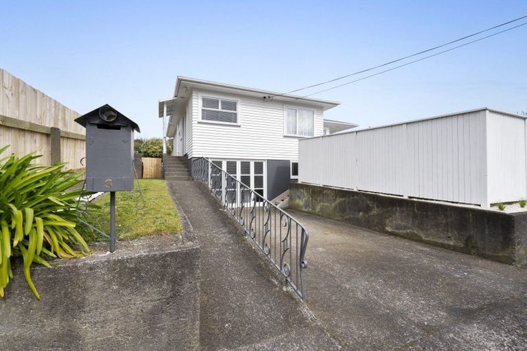 Photo of property in 3 Blenheim Place, Vogeltown, New Plymouth, 4310