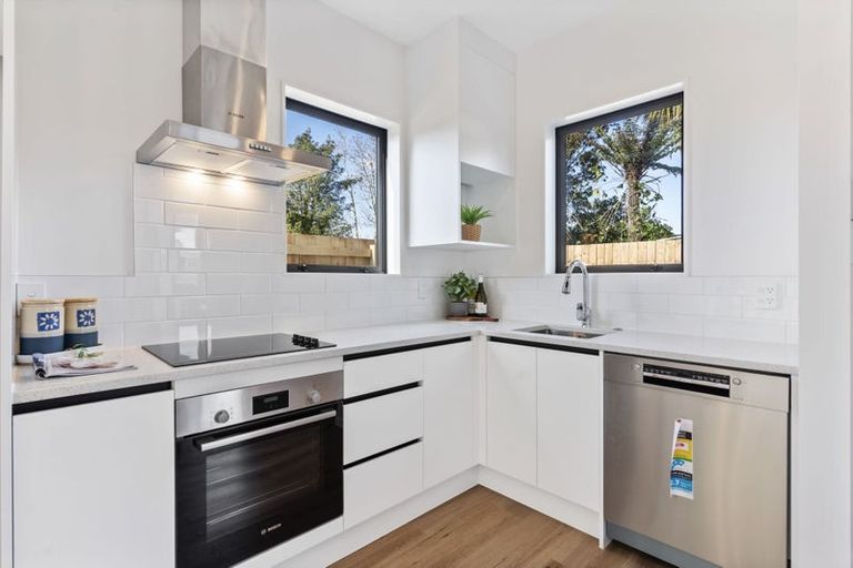 Photo of property in 1/38 Manuka Road, Glenfield, Auckland, 0629