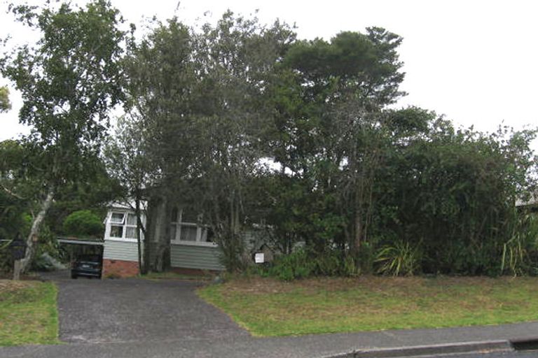 Photo of property in 1/21 Tiri Tiri Road, Birkdale, Auckland, 0626