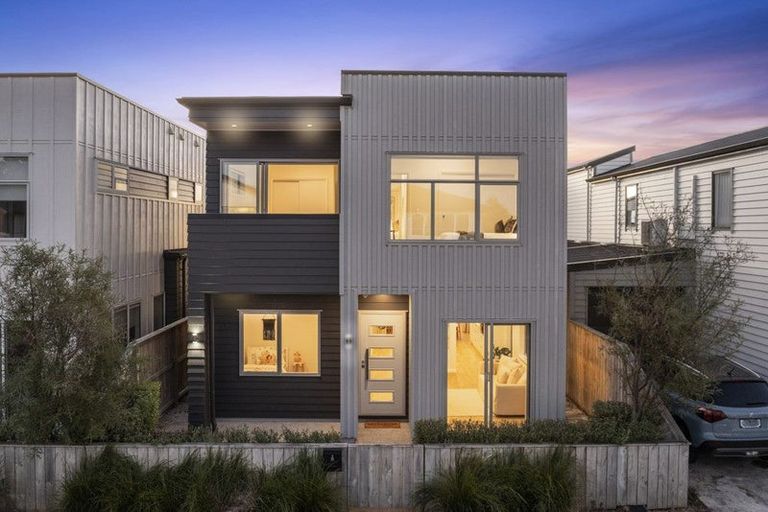 Photo of property in 8 Myland Drive, Hobsonville, Auckland, 0616