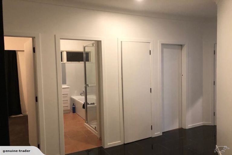 Photo of property in 3/240 Pakuranga Road, Pakuranga Heights, Auckland, 2010