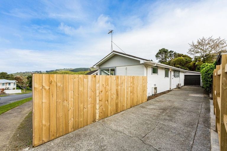 Photo of property in 10 Christchurch Crescent, Kelson, Lower Hutt, 5010