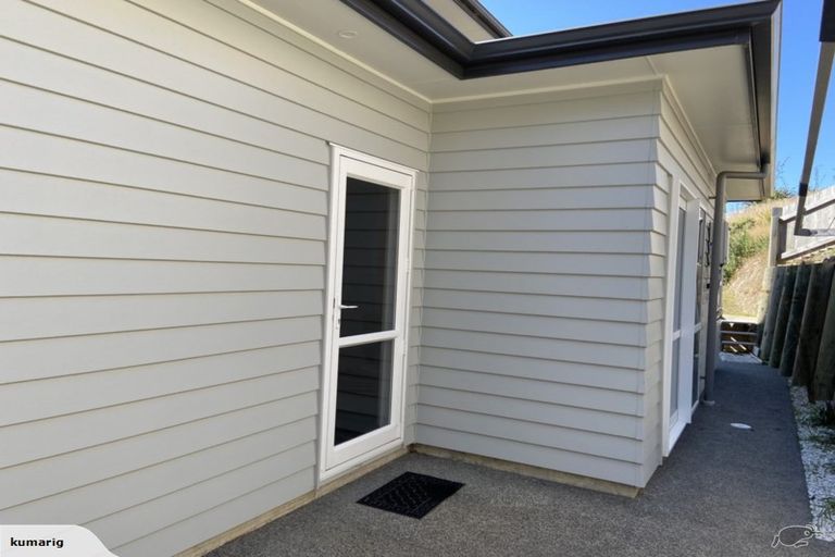 Photo of property in 124 Amesbury Drive, Churton Park, Wellington, 6037