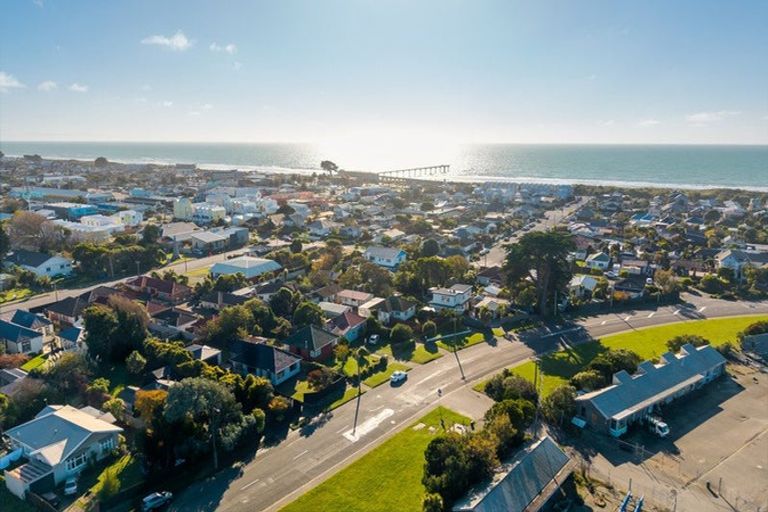 Photo of property in 77 Owles Terrace, New Brighton, Christchurch, 8061