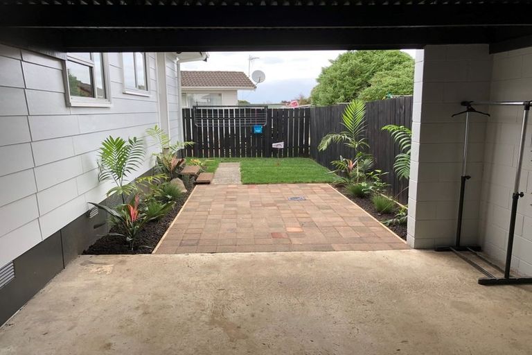 Photo of property in 2/37 John Walker Drive, Manurewa, Auckland, 2102