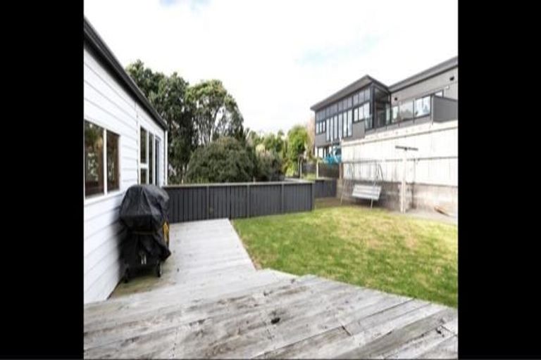 Photo of property in 7 Peace Avenue, Moturoa, New Plymouth, 4310