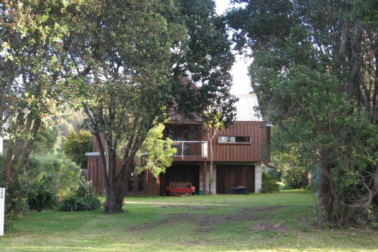 Photo of property in 155 Patuwai Drive, Whangamata, 3620