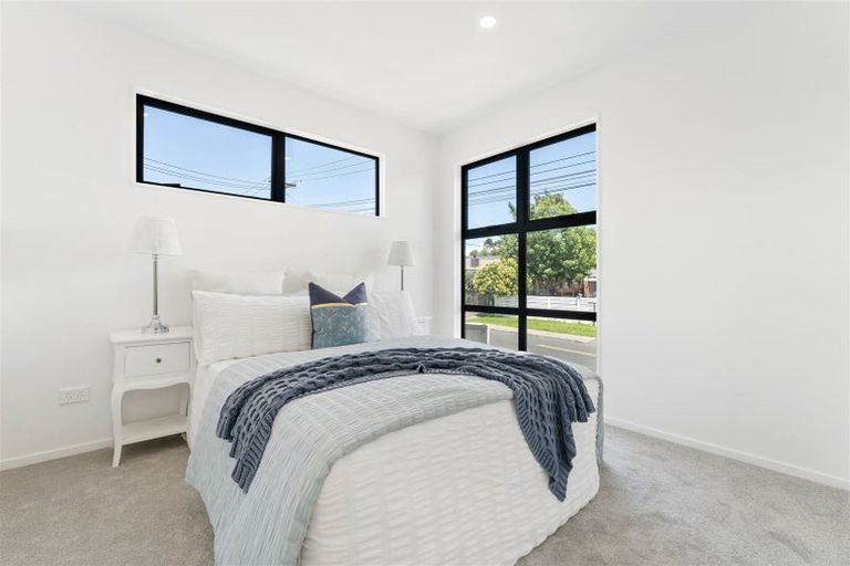 Photo of property in 40b Royal View Road, Te Atatu South, Auckland, 0610