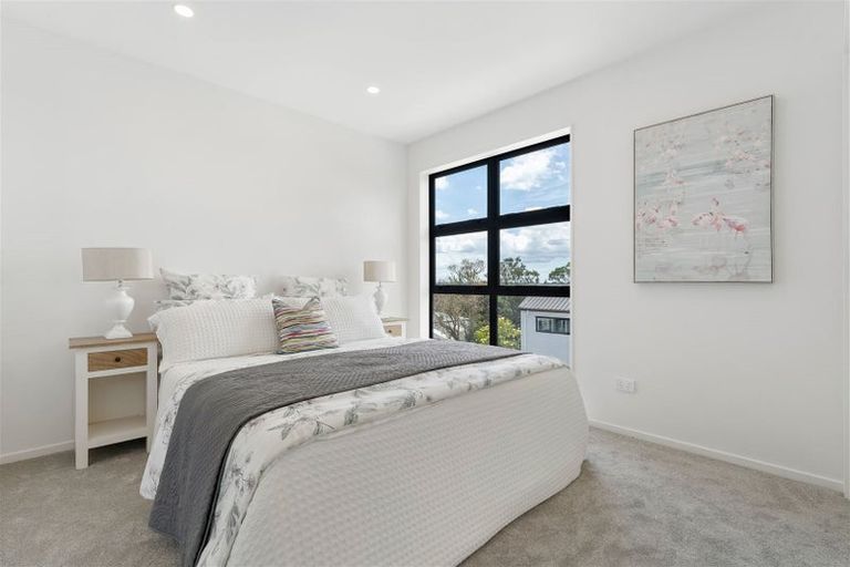 Photo of property in 40b Royal View Road, Te Atatu South, Auckland, 0610