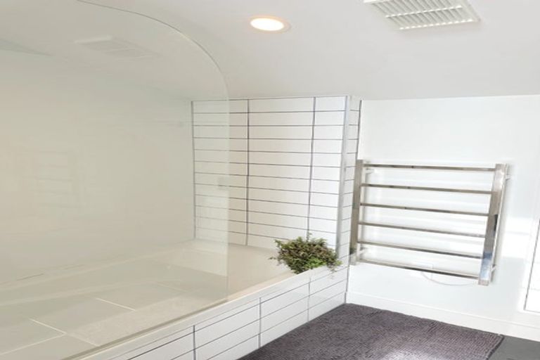 Photo of property in 10/31u Princess Terrace, Newtown, Wellington, 6021