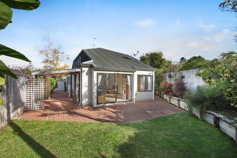 Photo of property in 2/148 Pigeon Mountain Road, Half Moon Bay, Auckland, 2012