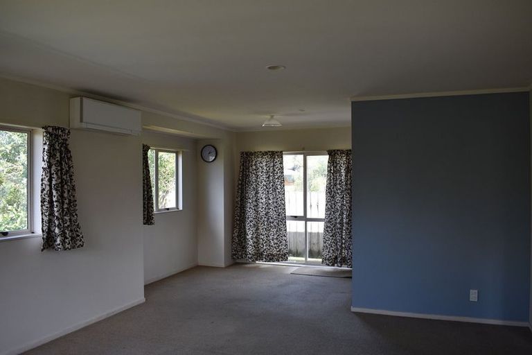 Photo of property in 9/43 Fruitvale Road, New Lynn, Auckland, 0600