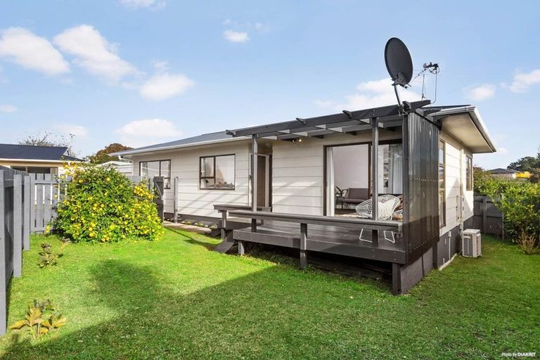 Photo of property in 15 Margan Avenue, New Lynn, Auckland, 0600
