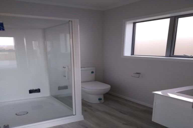 Photo of property in 18 Schooner Drive, Whitby, Porirua, 5024