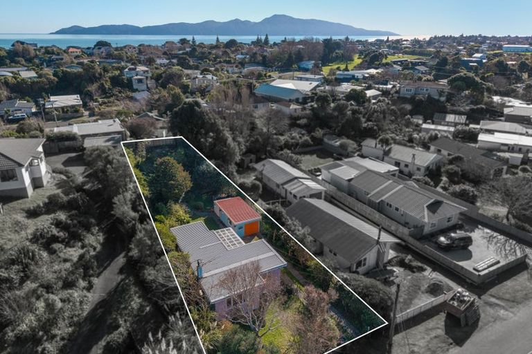 Photo of property in 22 Dale Road, Raumati South, Paraparaumu, 5032