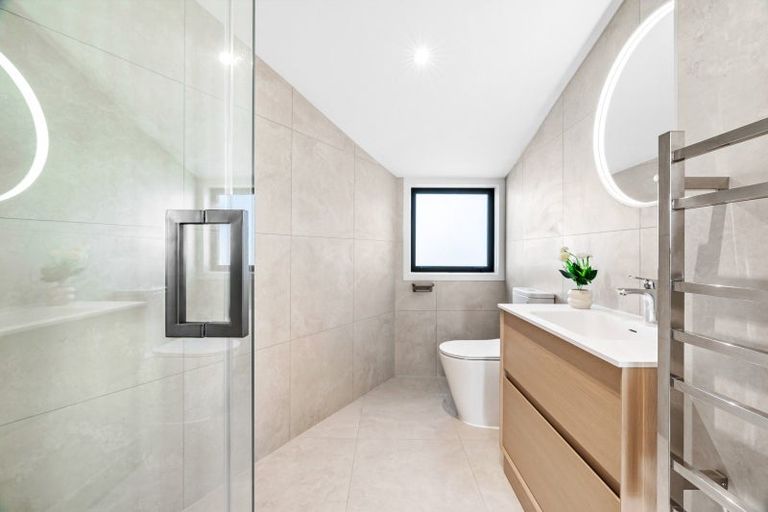 Photo of property in 2/14 Clifton Road, Waiake, Auckland, 0630