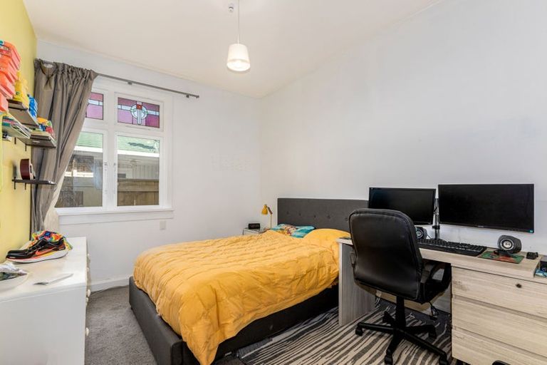 Photo of property in 64 Oroua Street, Eastbourne, Lower Hutt, 5013