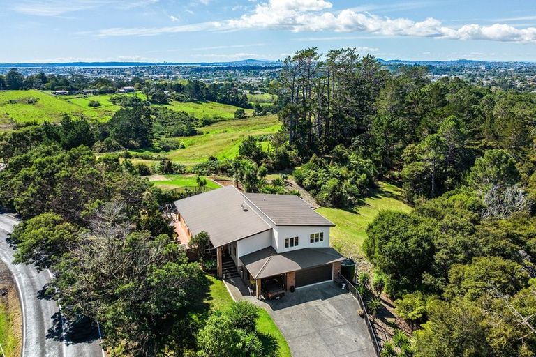 Photo of property in 174 Forest Hill Road, Henderson, Auckland, 0612