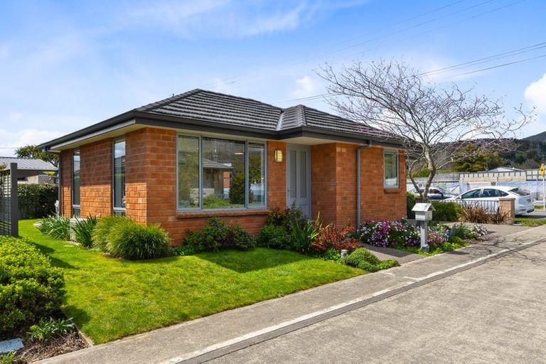 Photo of property in 2 Acorn Way, Stoke, Nelson, 7011