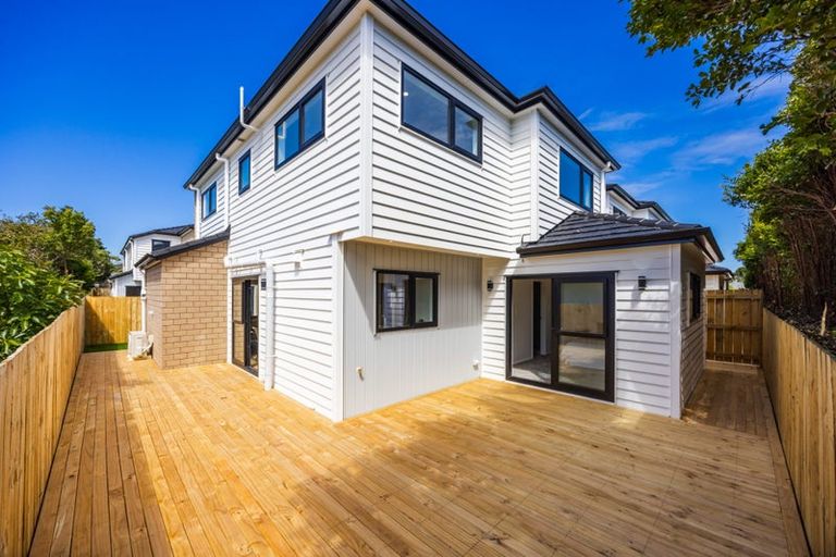 Photo of property in 16e Friesian Drive, Mangere, Auckland, 2022