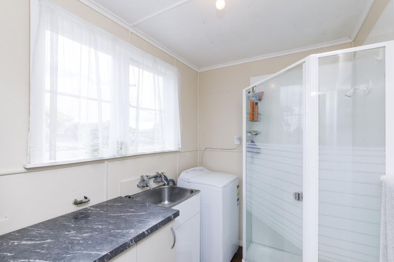 Photo of property in 16 Milton Street, Roslyn, Palmerston North, 4414