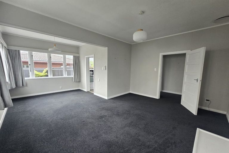 Photo of property in 10 Purser Grove, Fairfield, Lower Hutt, 5011