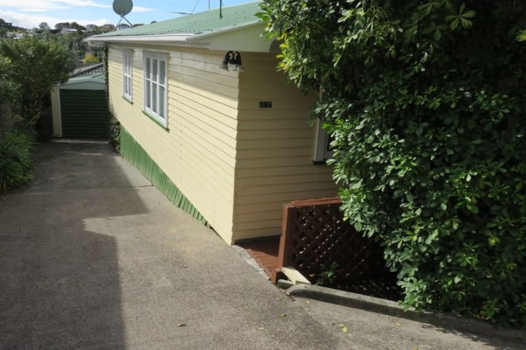 Photo of property in 1/12 Holiday Road, Stanmore Bay, Whangaparaoa, 0932