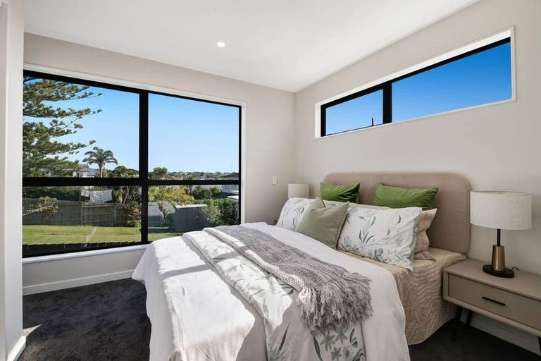 Photo of property in 1/32 Beulah Avenue, Rothesay Bay, Auckland, 0630