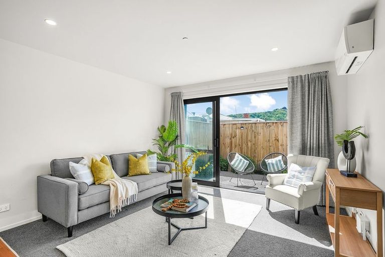 Photo of property in 2/6 Exchange Street, Ebdentown, Upper Hutt, 5018