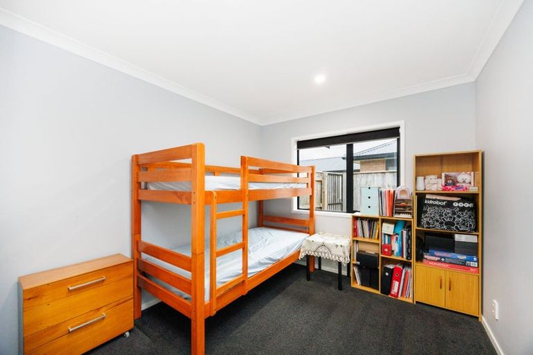 Photo of property in 8 Butler Place, Fitzherbert, Palmerston North, 4410